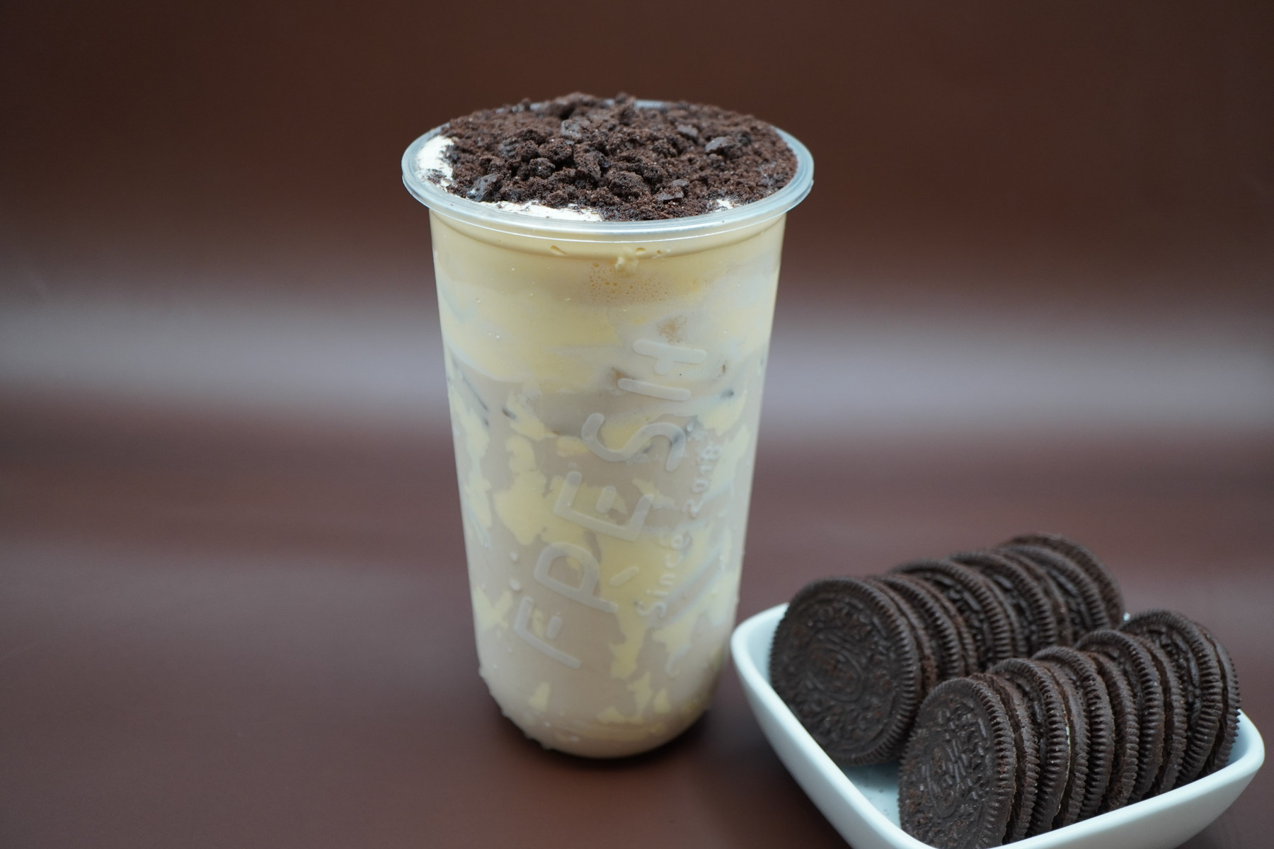 Fresh Oreo Milk Tea with crushed cookie topping